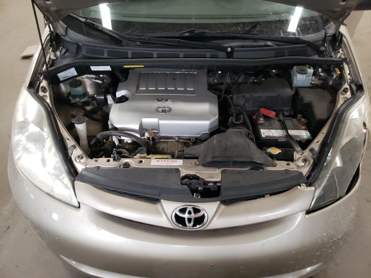 2009 Toyota Sienna - Image 12