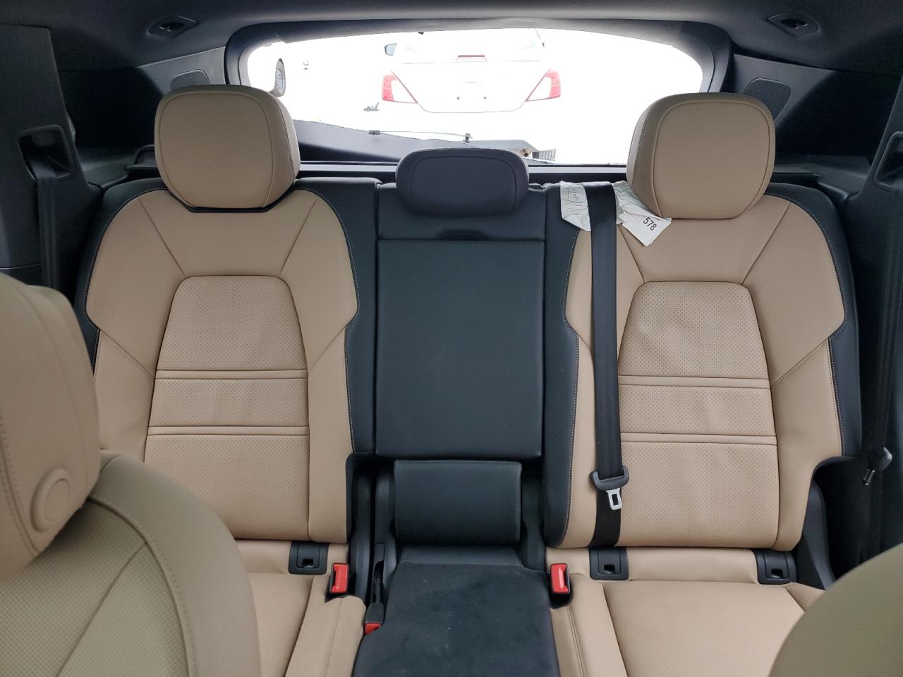 2024 Porsche Cayenne - Image 10