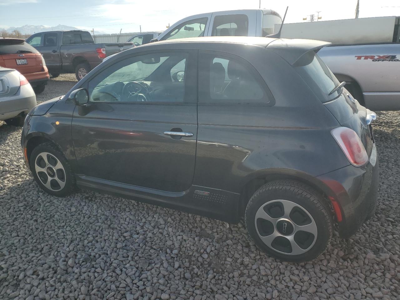 VIN 3C3CFFGE6HT699377 2017 FIAT 500 no.2