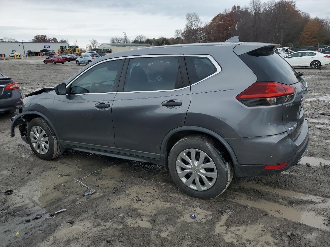 KNMAT2MT7JP509295 2018 NISSAN ROGUE - Image 2