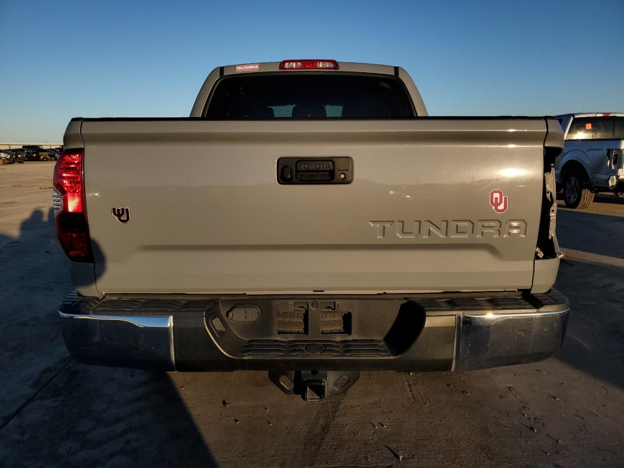 VIN 5TFFY5F16JX237455 2018 TOYOTA TUNDRA no.6