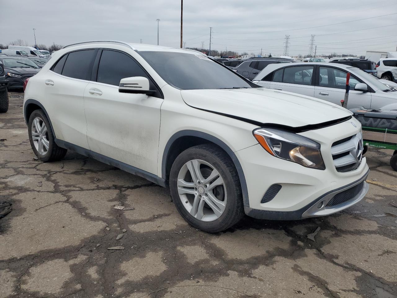 VIN WDCTG4GB2GJ207690 2016 MERCEDES-BENZ GLA-CLASS no.4