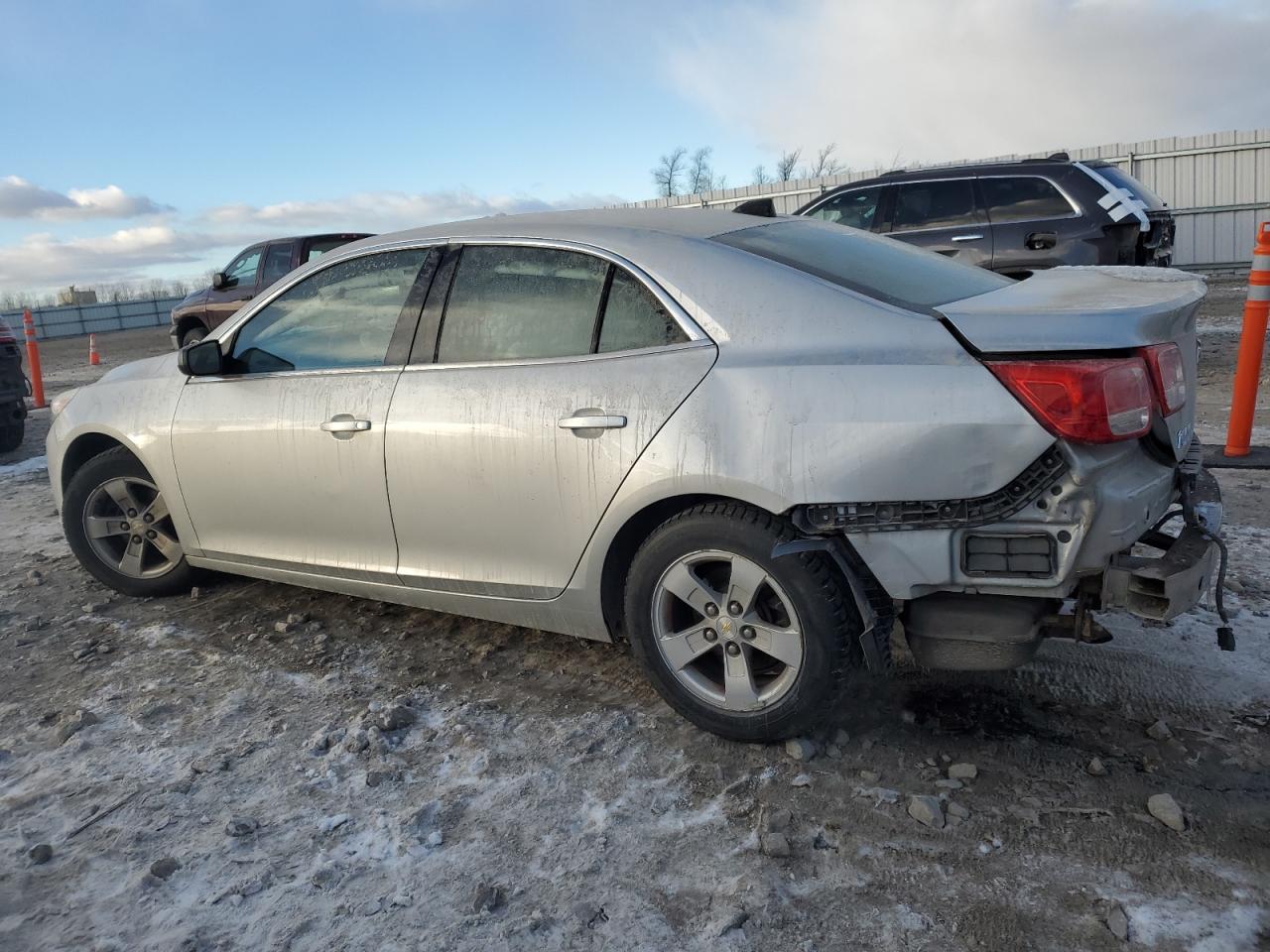 VIN 1G11B5SA8DF347055 2013 CHEVROLET MALIBU no.2