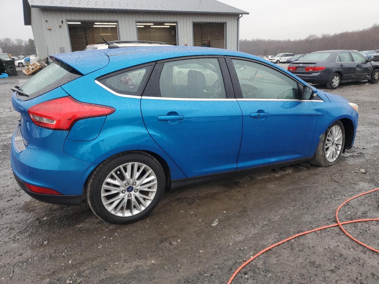 VIN 1FADP3N25FL254017 2015 FORD FOCUS no.3