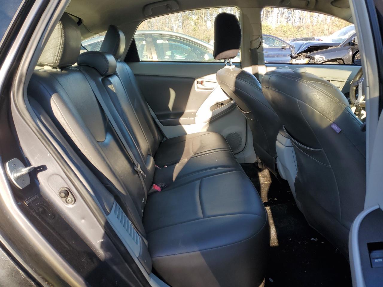 2012 Toyota Prius - Image 10