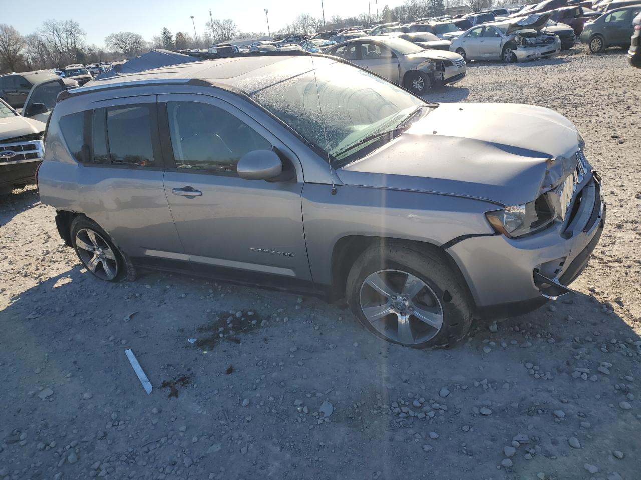 VIN 1C4NJDEB2GD674058 2016 JEEP COMPASS no.4