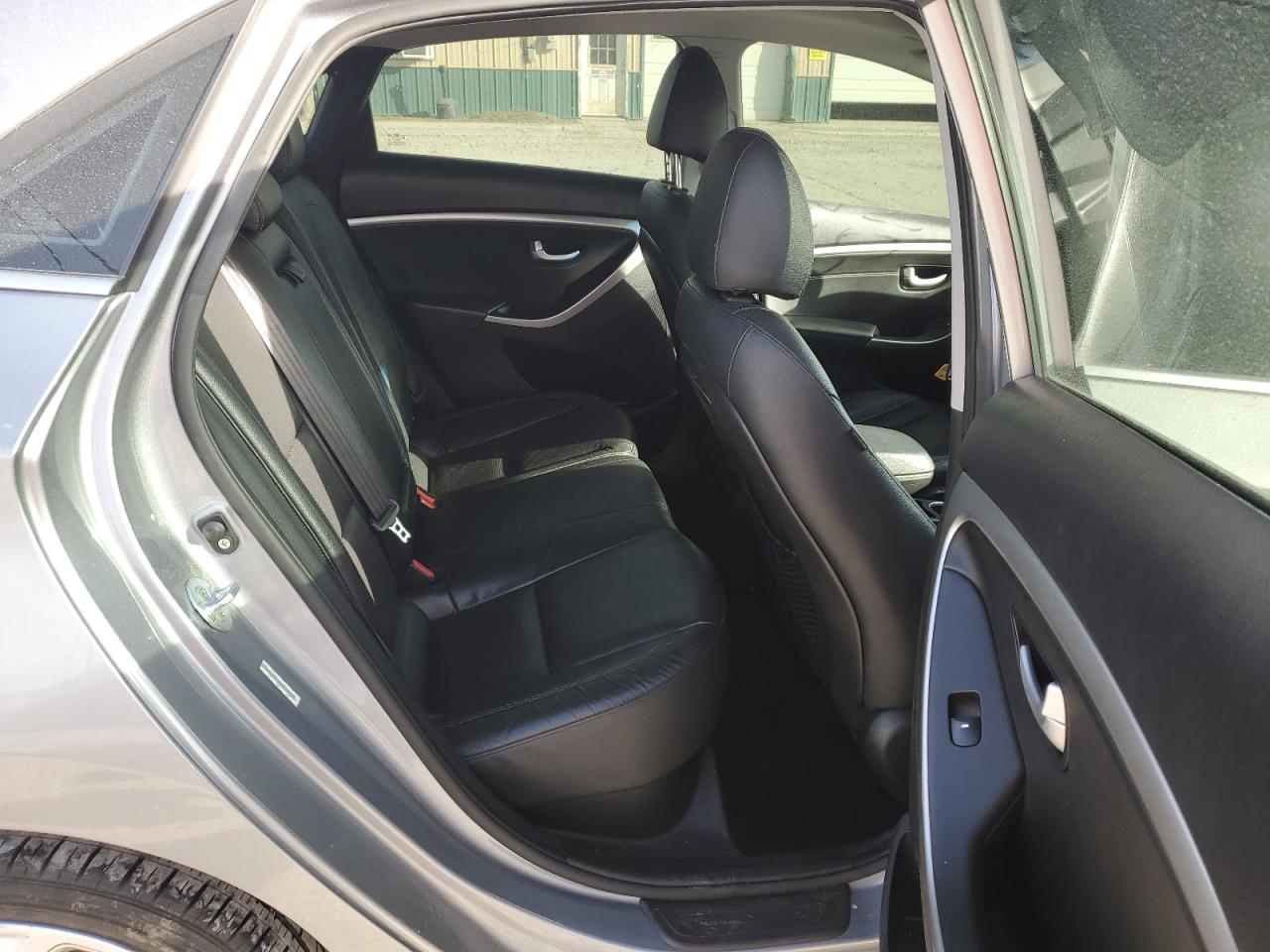 2014 Hyundai Elantra - Image 10