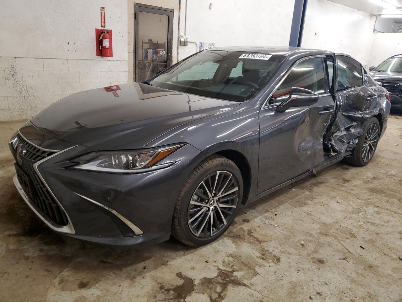 2024 Lexus ES - Image 1