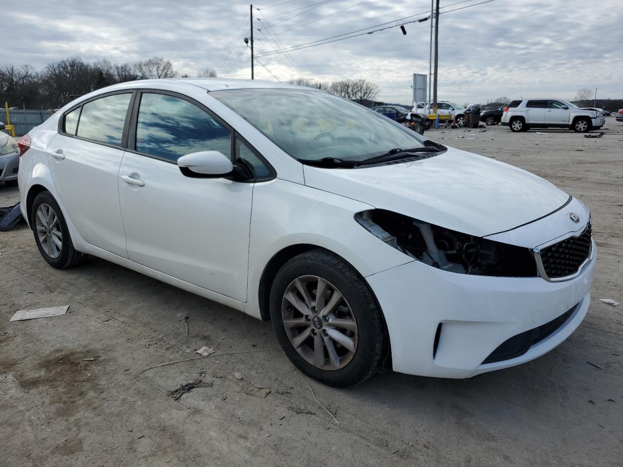 VIN 3KPFL4A78HE023808 2017 KIA FORTE no.4