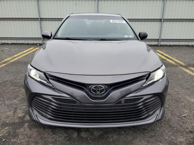  TOYOTA CAMRY 2018 Серый