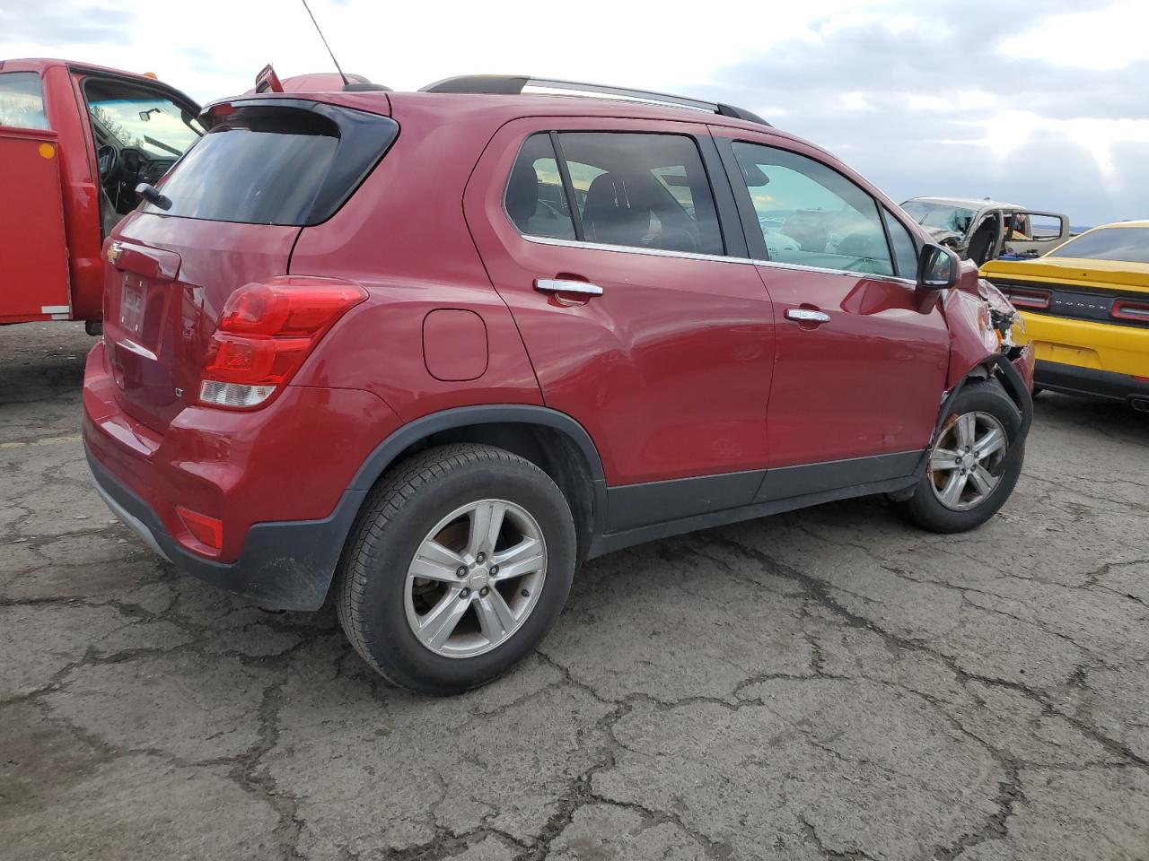 VIN 3GNCJPSB7LL192274 2020 CHEVROLET TRAX no.3