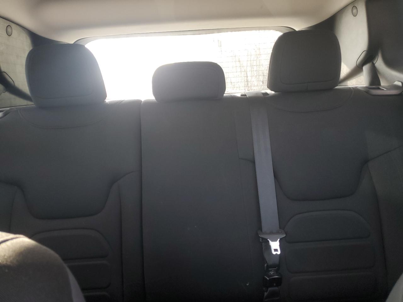 2017 Jeep Renegade - Image 10