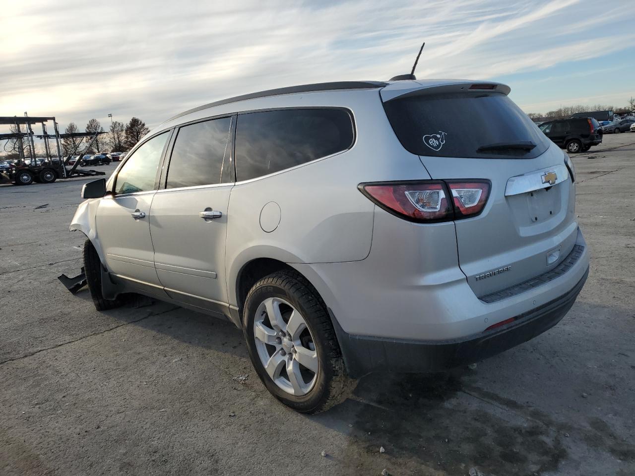 VIN 1GNKRGKD0HJ223708 2017 CHEVROLET TRAVERSE no.2