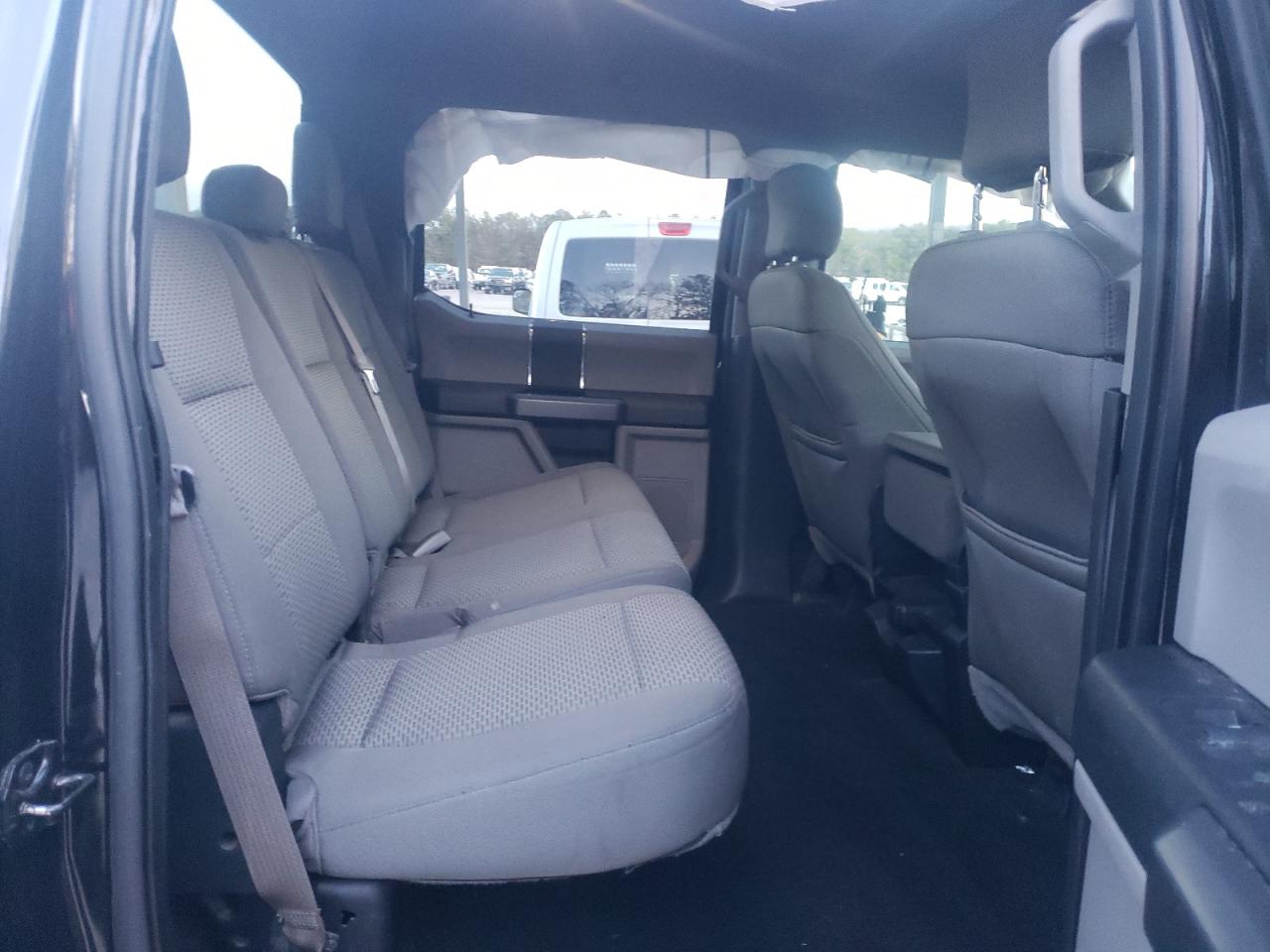 2015 Ford F-150 - Image 10