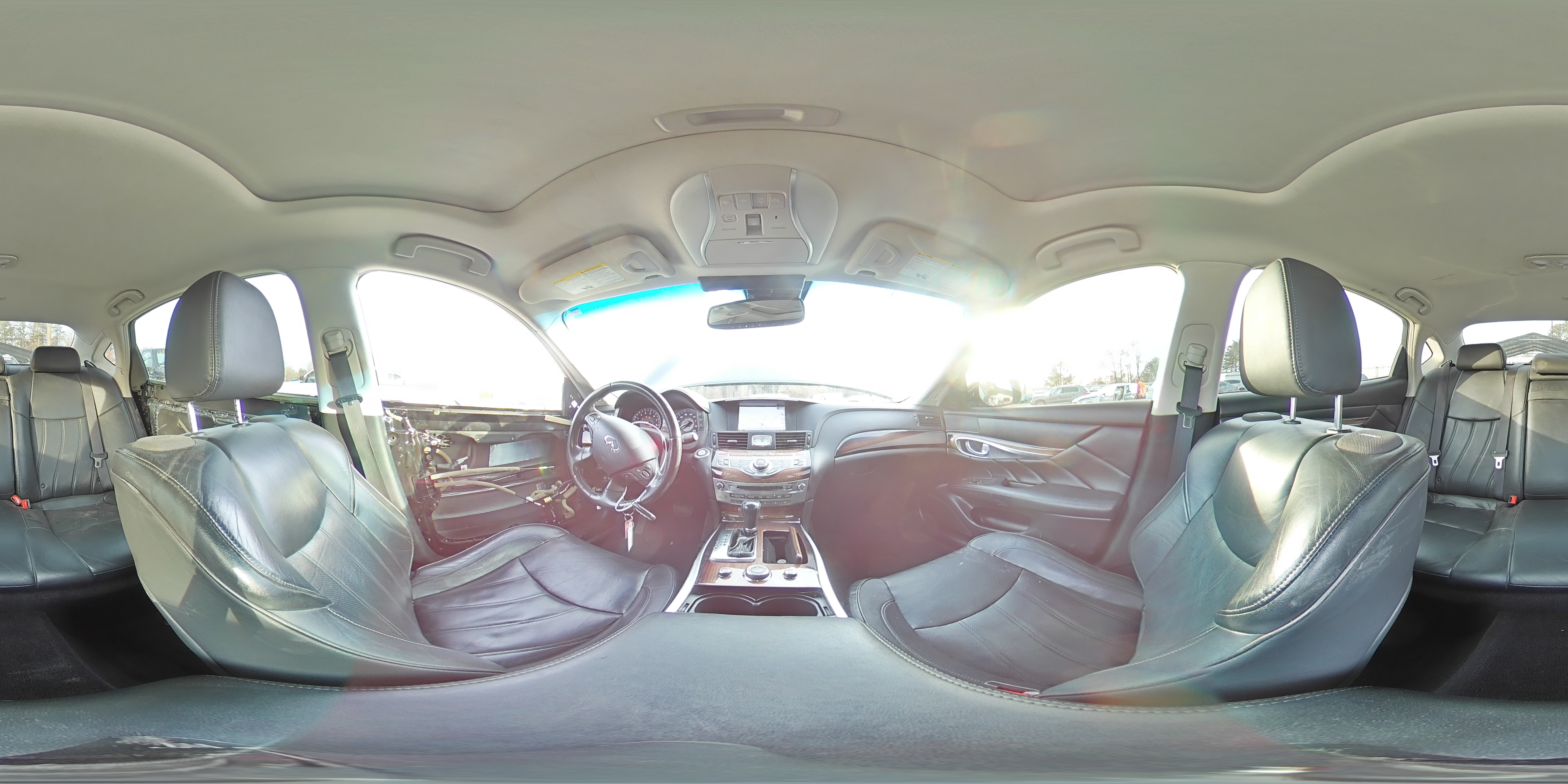 2015 Infiniti Q70 - Image 13