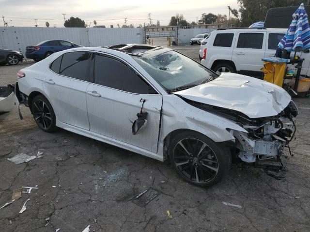  TOYOTA CAMRY 2020 Белы