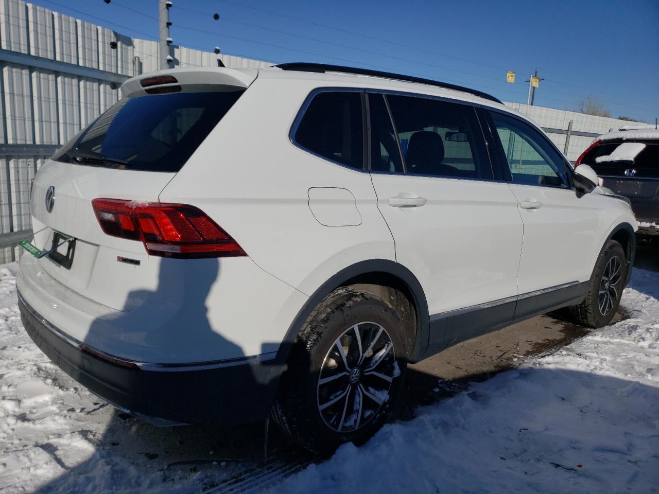 2021 Volkswagen Tiguan - Image 3
