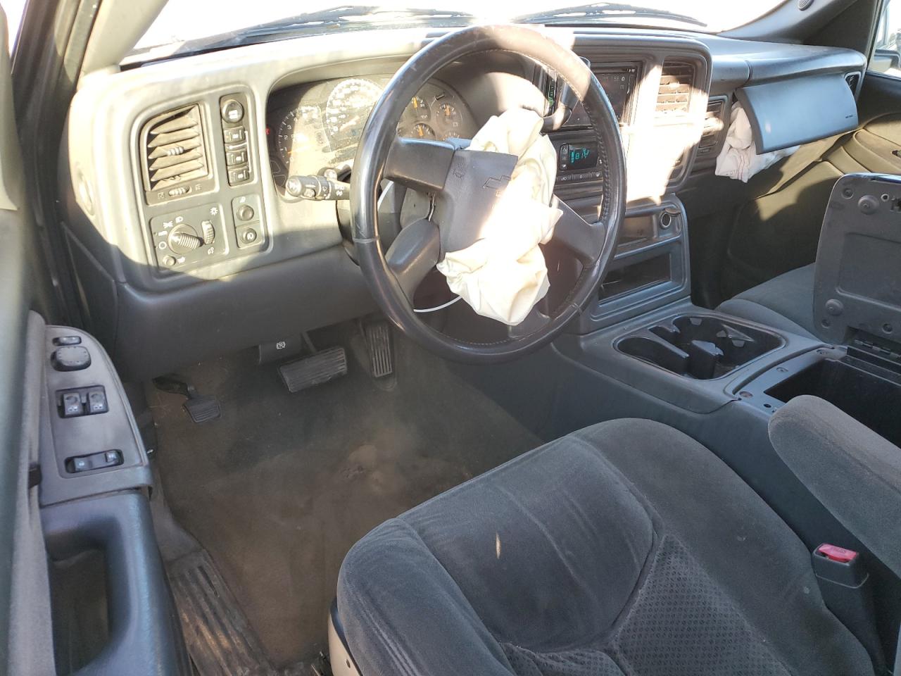 2003 Chevrolet Silverado - Image 8