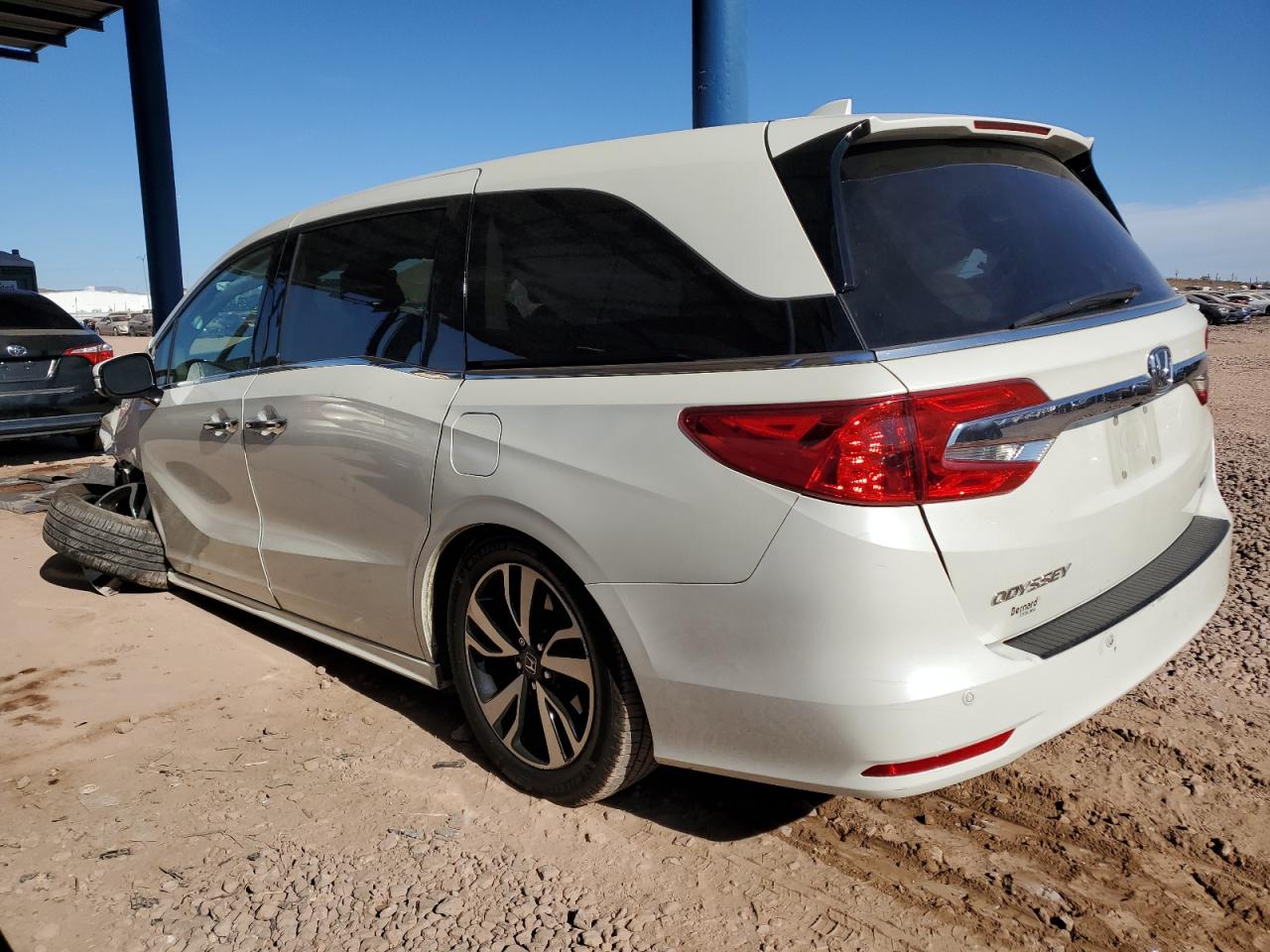 2018 Honda Odyssey - Image 2