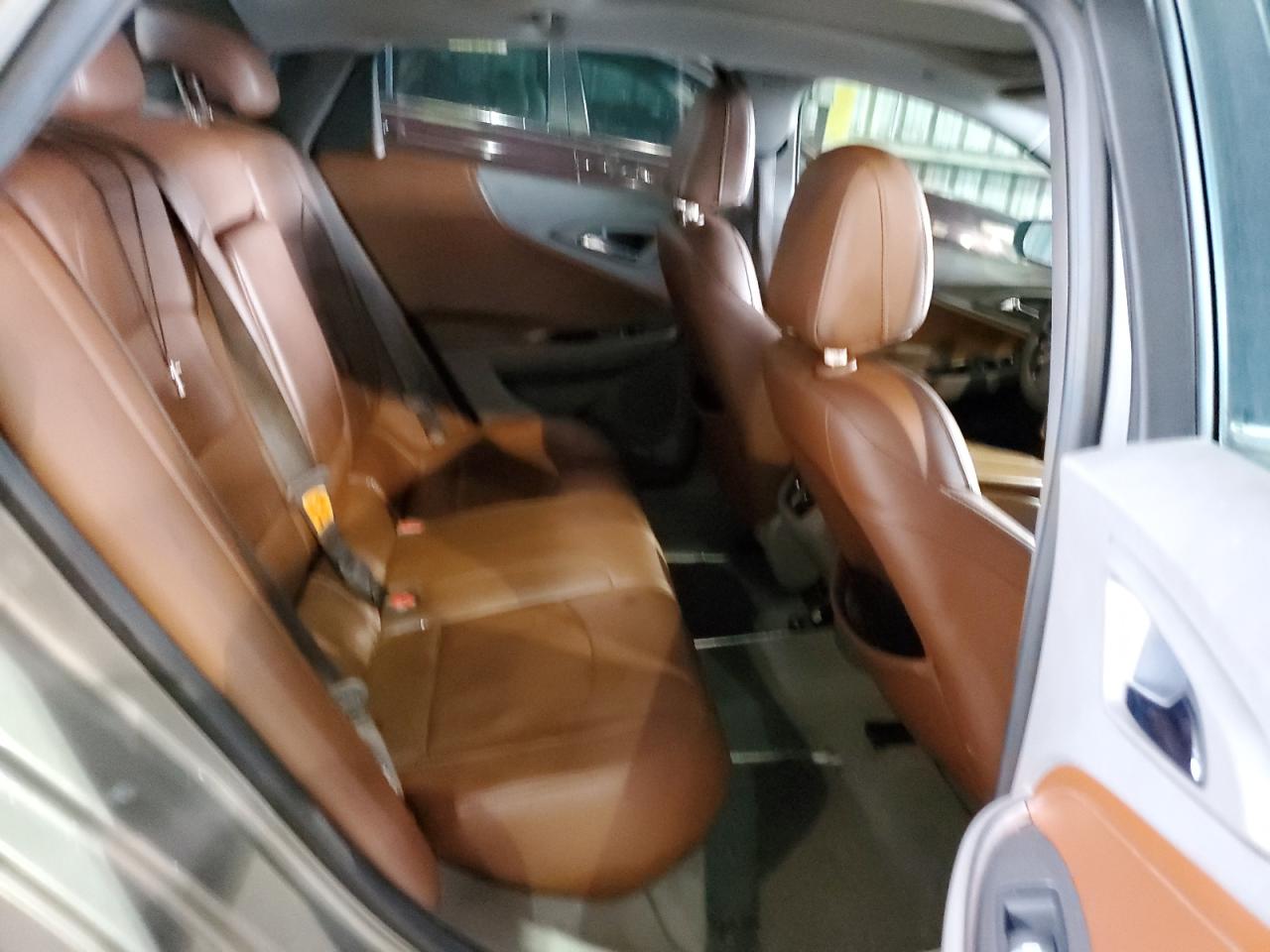 2017 Chevrolet Malibu - Image 10