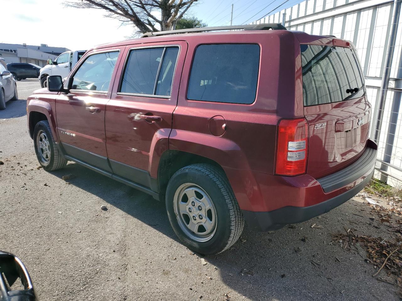 2015 Jeep Liberty (Patriot) - Image 2
