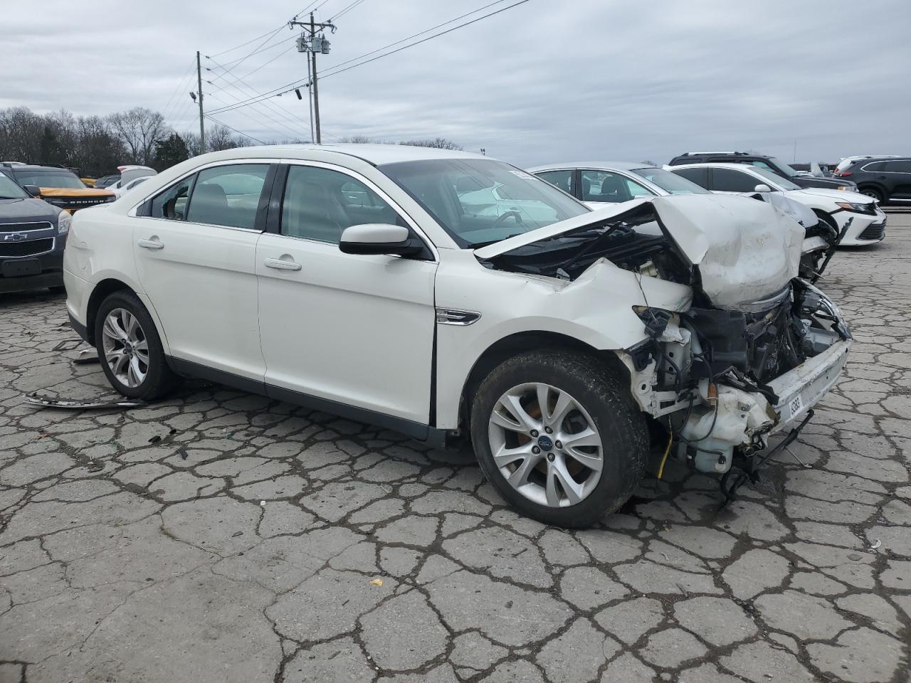 2019 Ford Taurus - Image 4