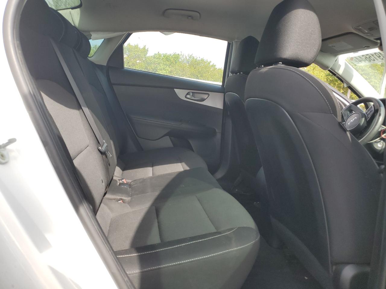 2023 Kia Forte - Image 11