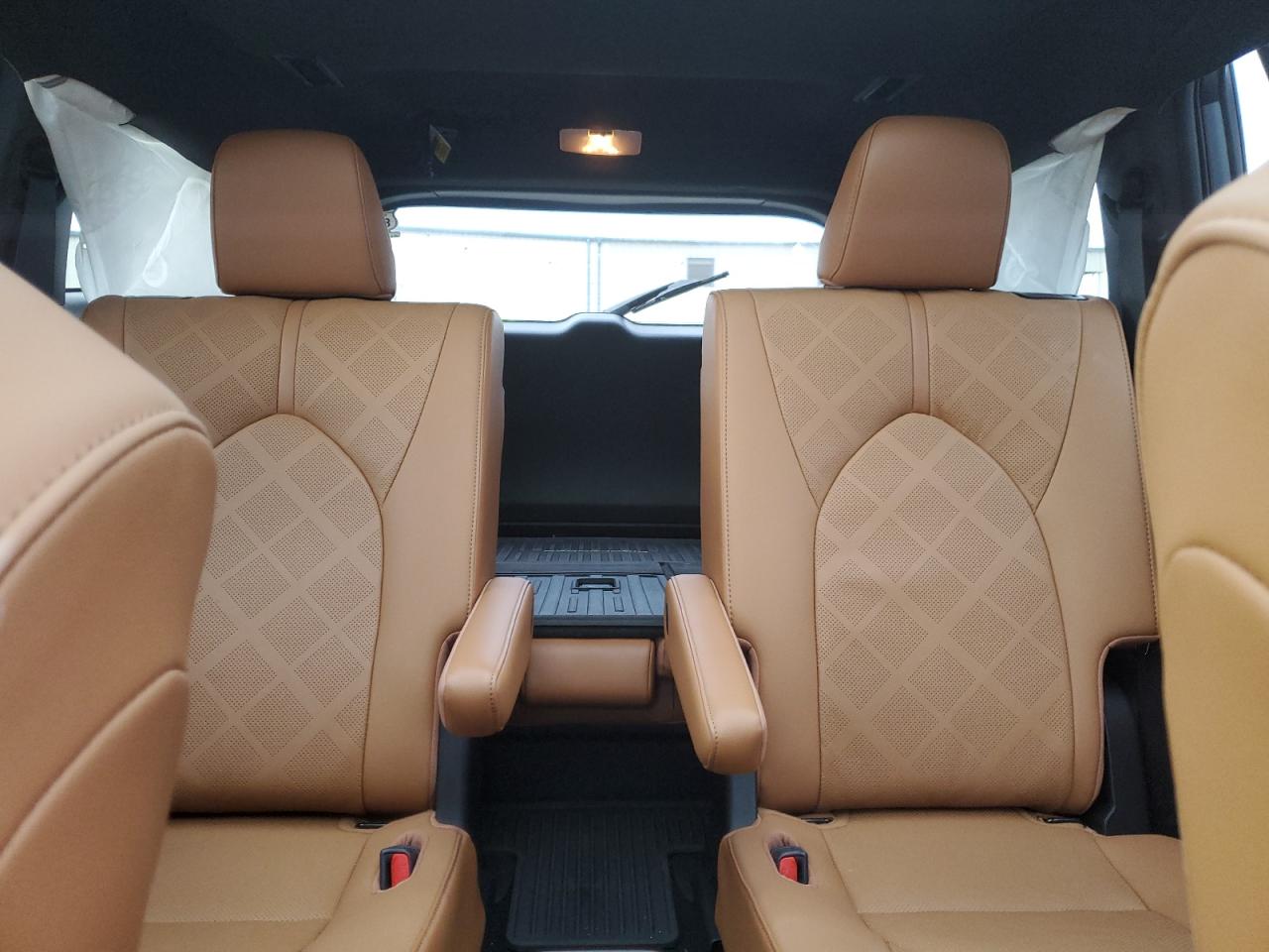 2020 Toyota Highlander - Image 10
