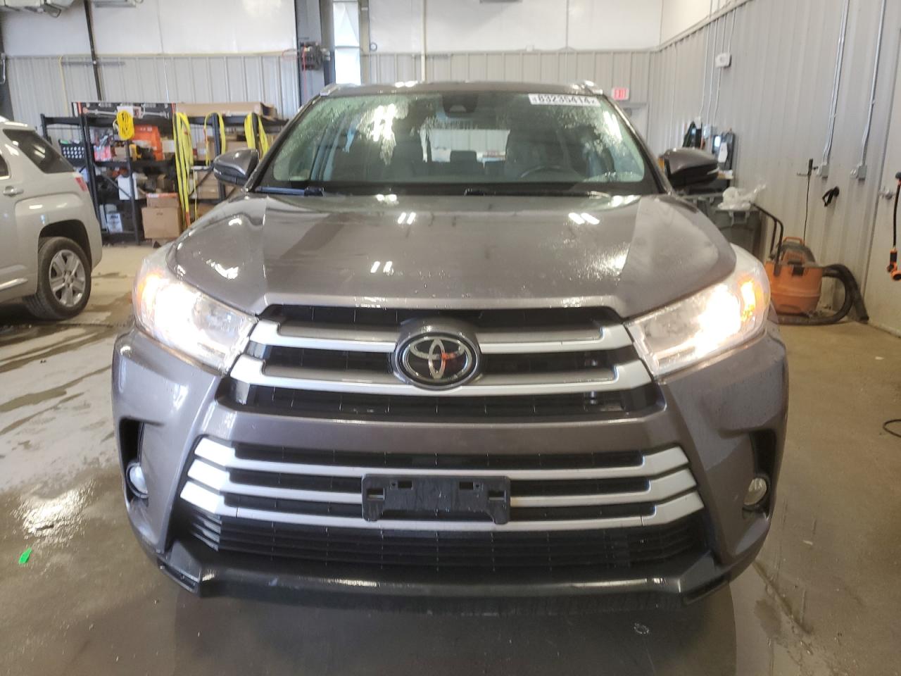 2019 Toyota Highlander - Image 5