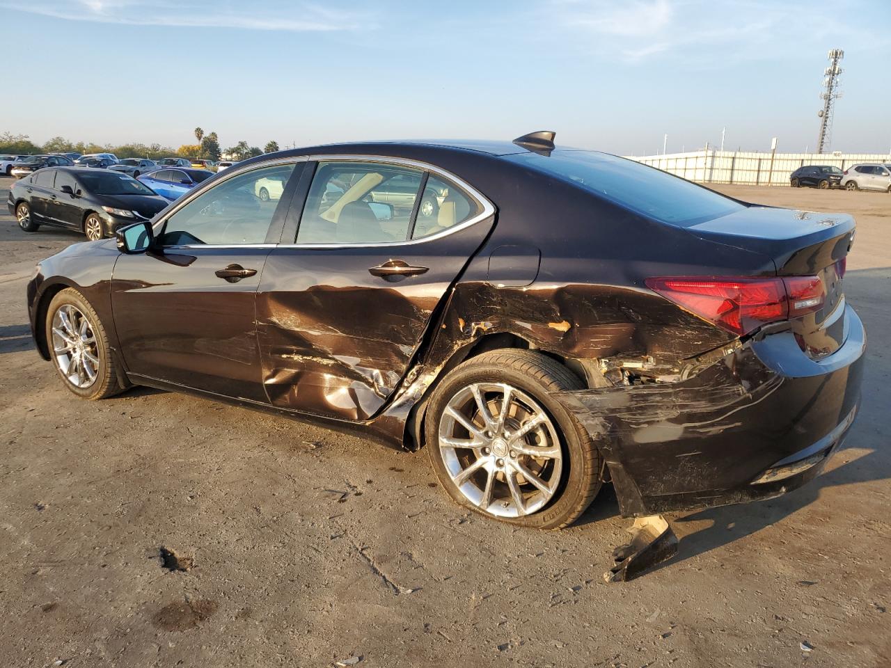 VIN 19UUB2F55FA021702 2015 ACURA TLX no.2