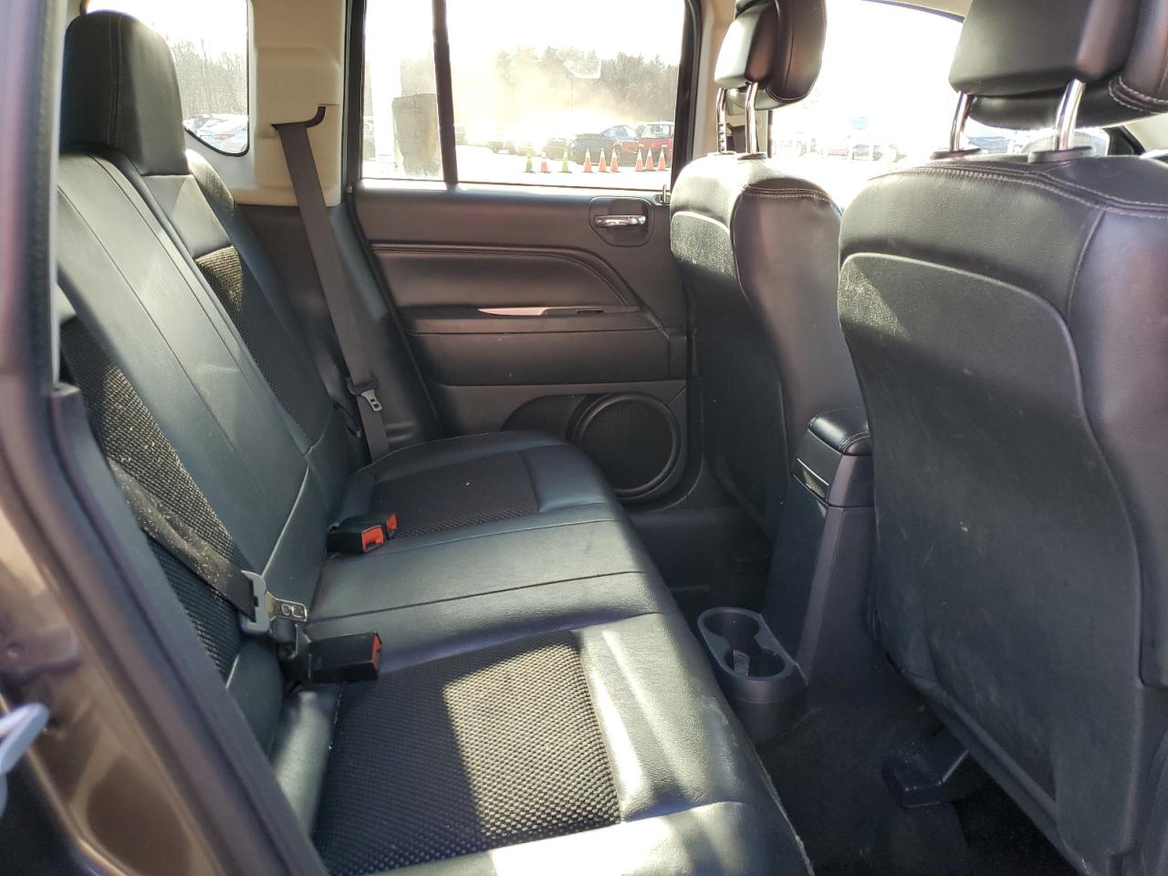 2014 Jeep Compass - Image 11