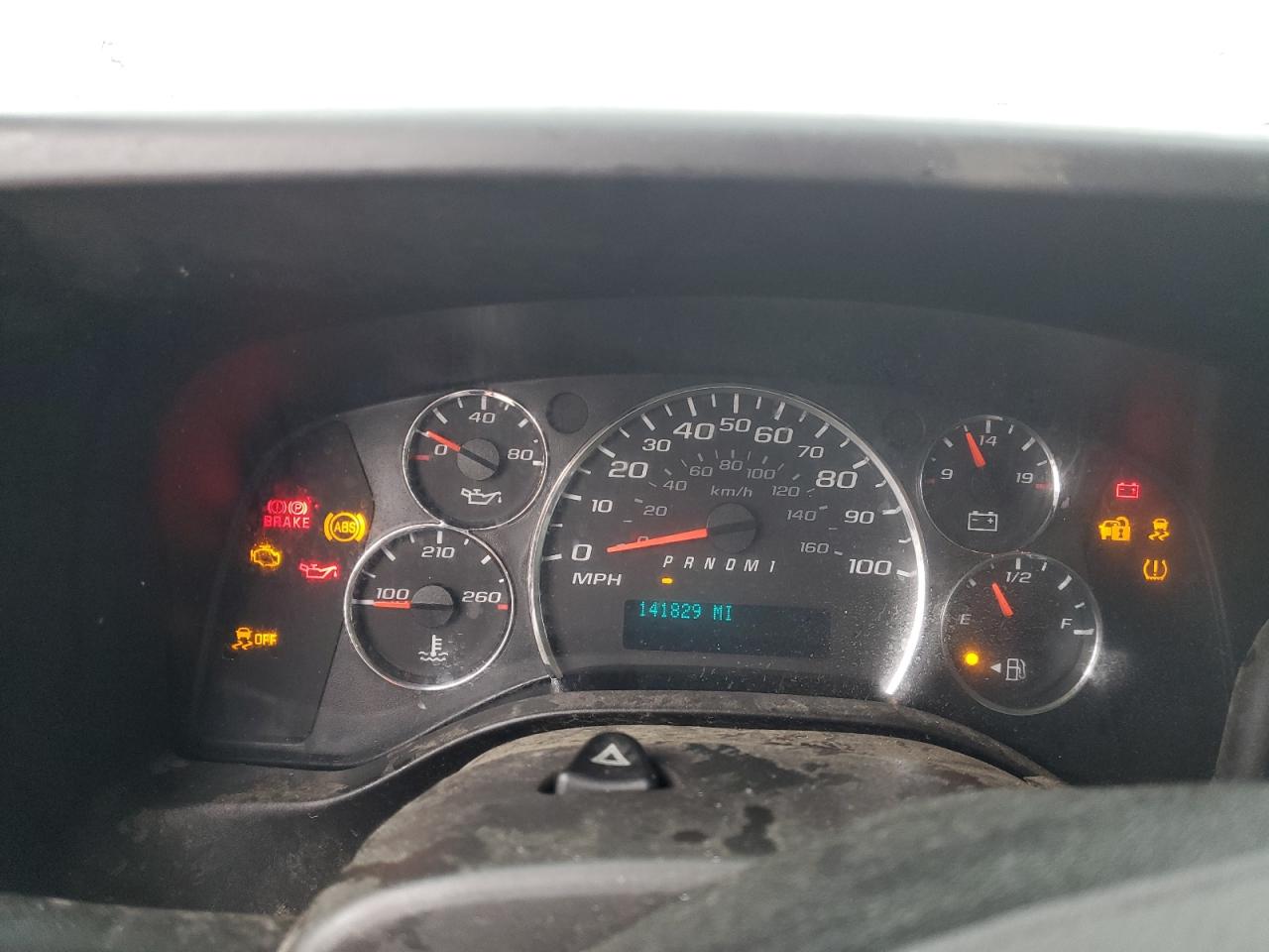 2018 Chevrolet Express - Image 9