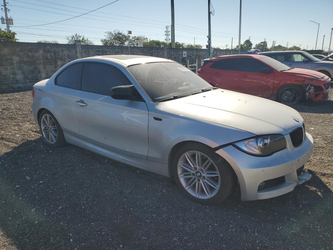 VIN WBAUP9C57DVS94866 2013 BMW 1 SERIES no.4