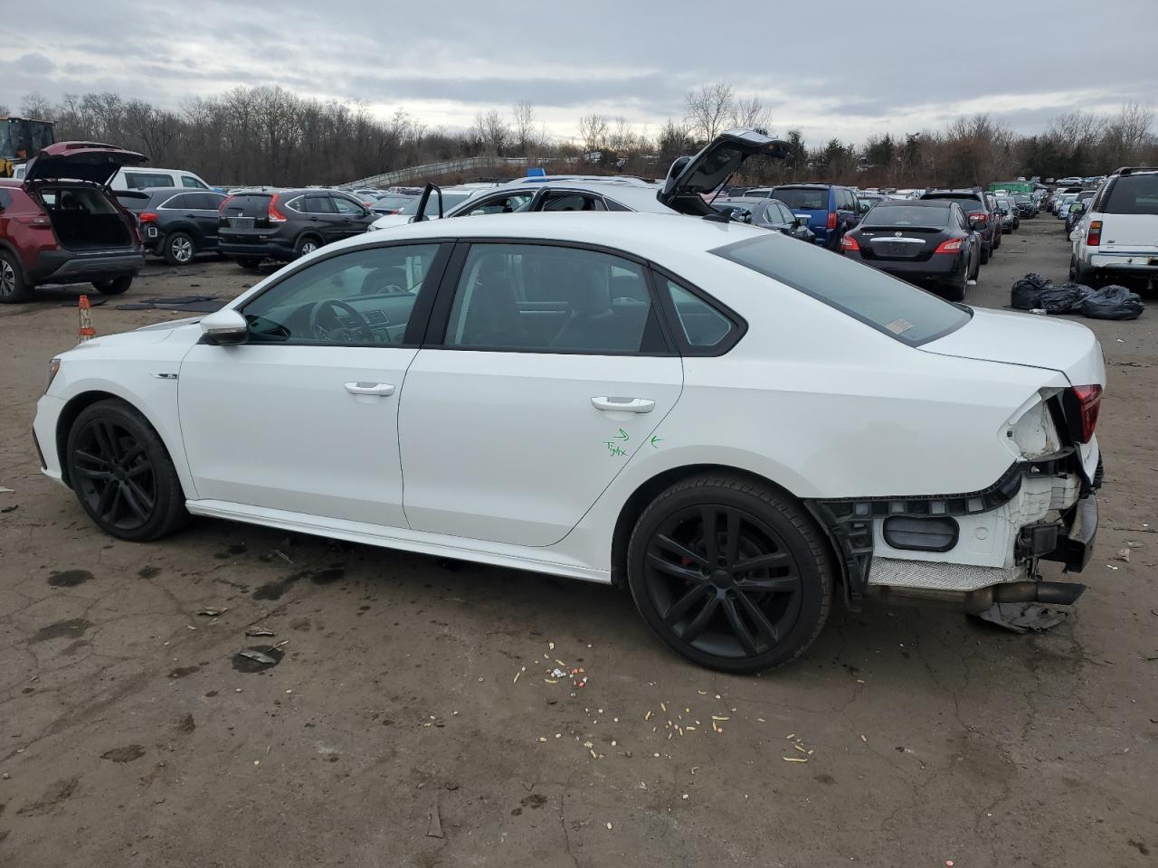 1VWAA7A3XJC012835 2018 VOLKSWAGEN PASSAT - Image 2