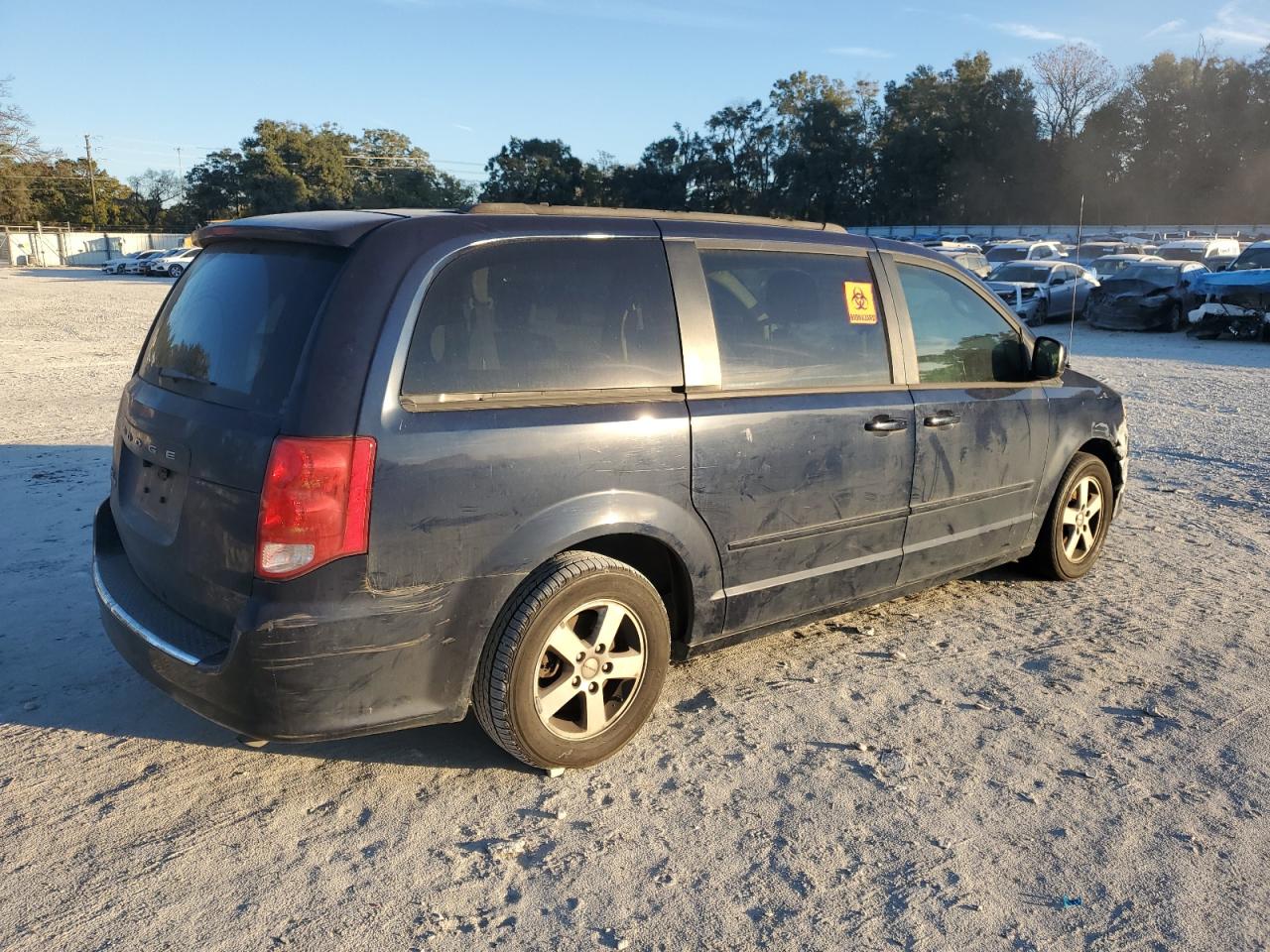 2012 Dodge Caravan - Image 3