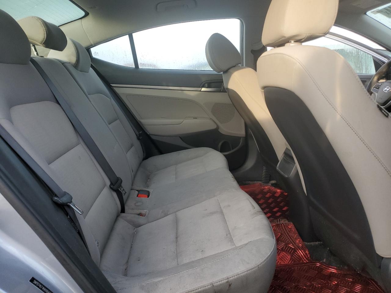 2017 Hyundai Elantra - Image 10