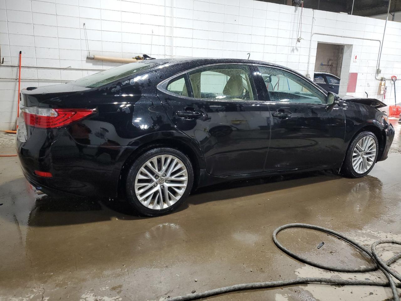 2014 Lexus ES - Image 3