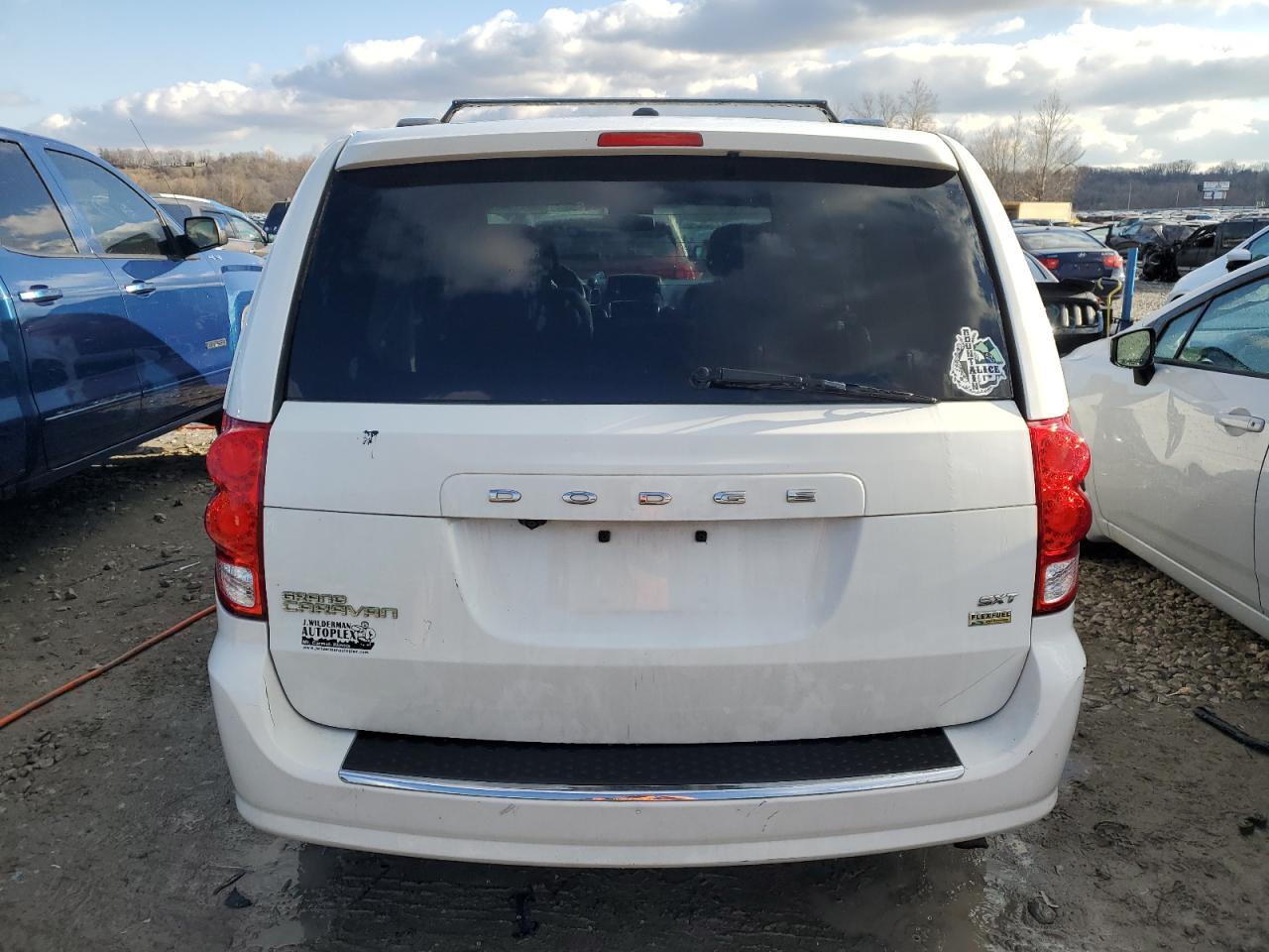 VIN 2C4RDGCG4HR800590 2017 DODGE CARAVAN no.6