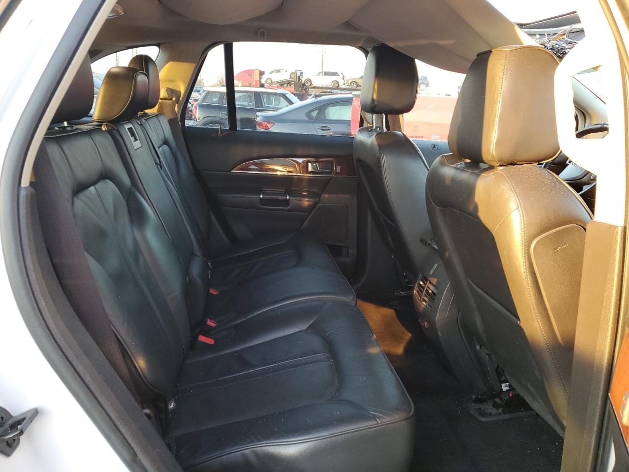 2013 Lincoln MKX - Image 11