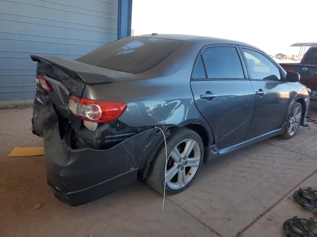 VIN 5YFBU4EE5DP147323 2013 TOYOTA COROLLA no.3