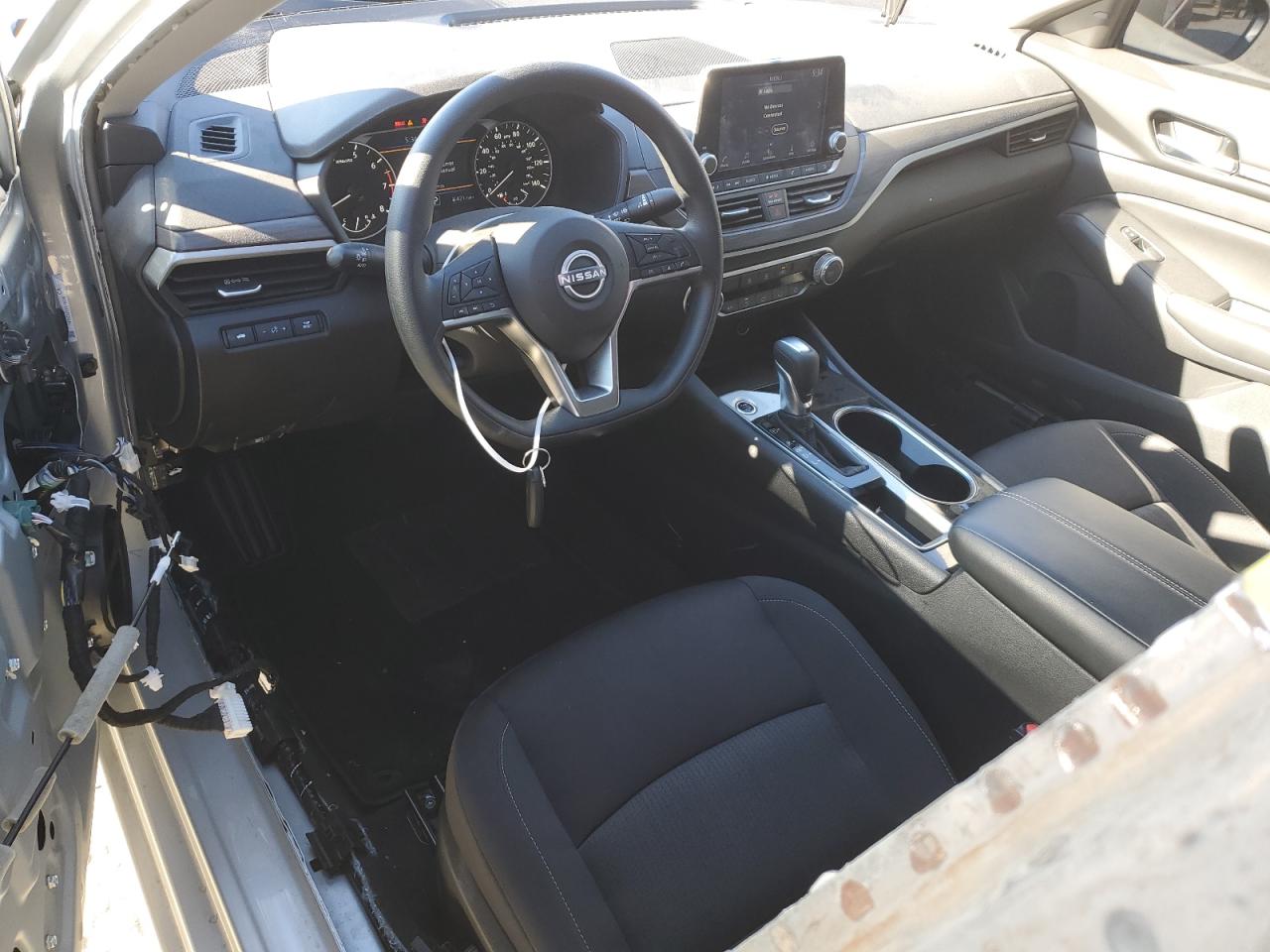 2024 Nissan Altima - Image 8