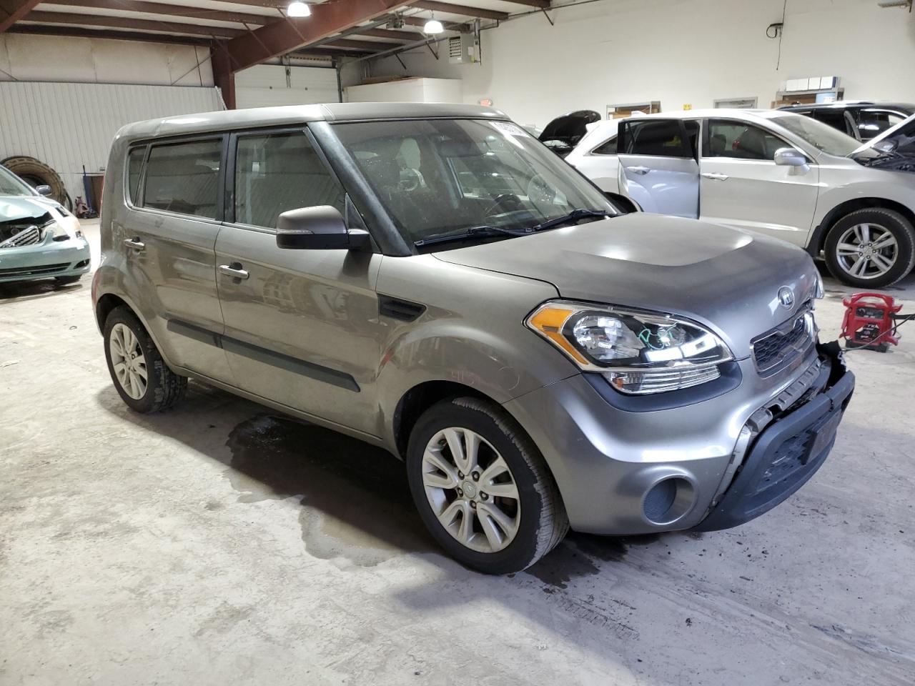 VIN KNDJT2A64D7573927 2013 KIA SOUL no.4