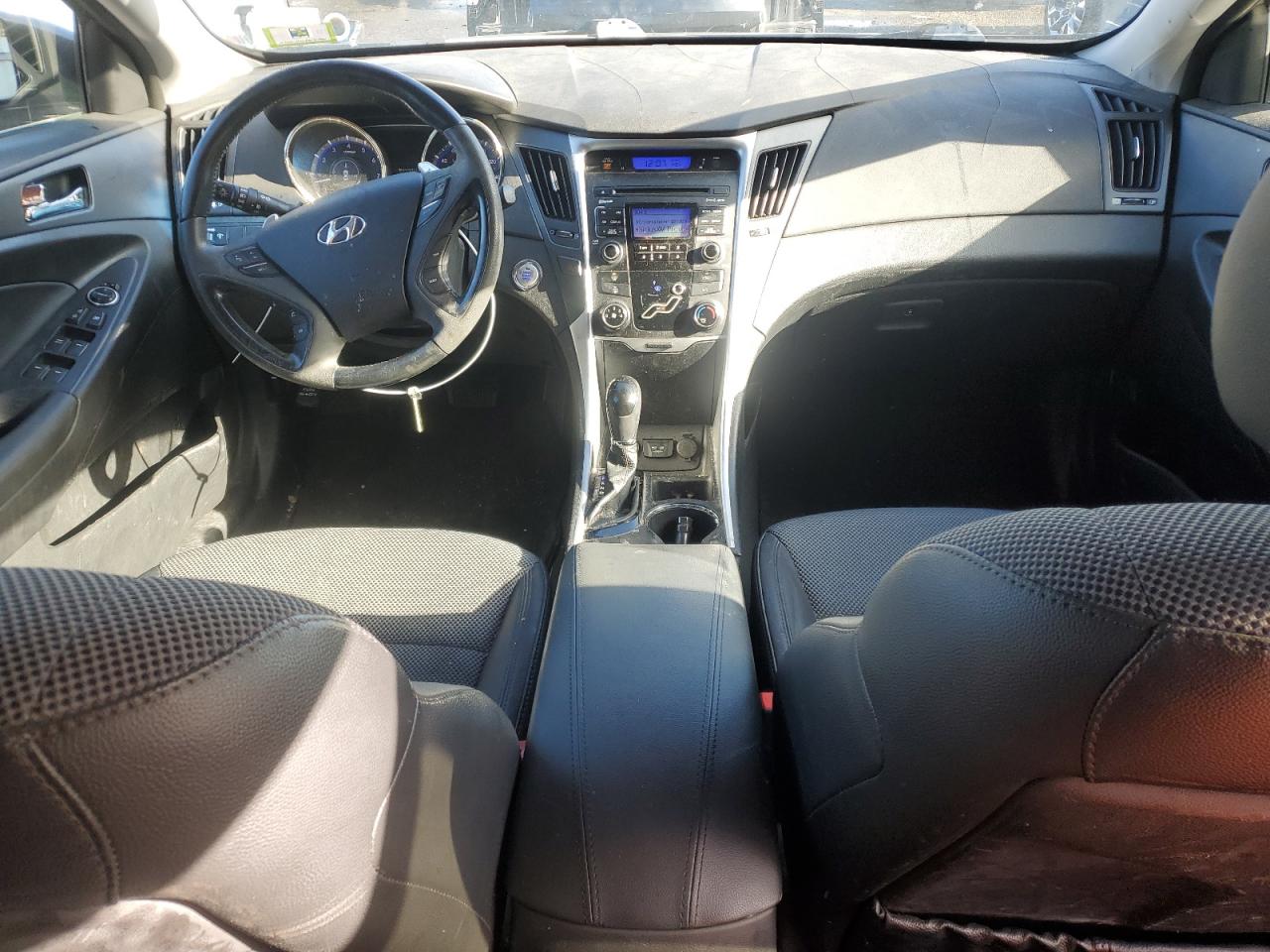 2011 Hyundai Sonata - Image 8