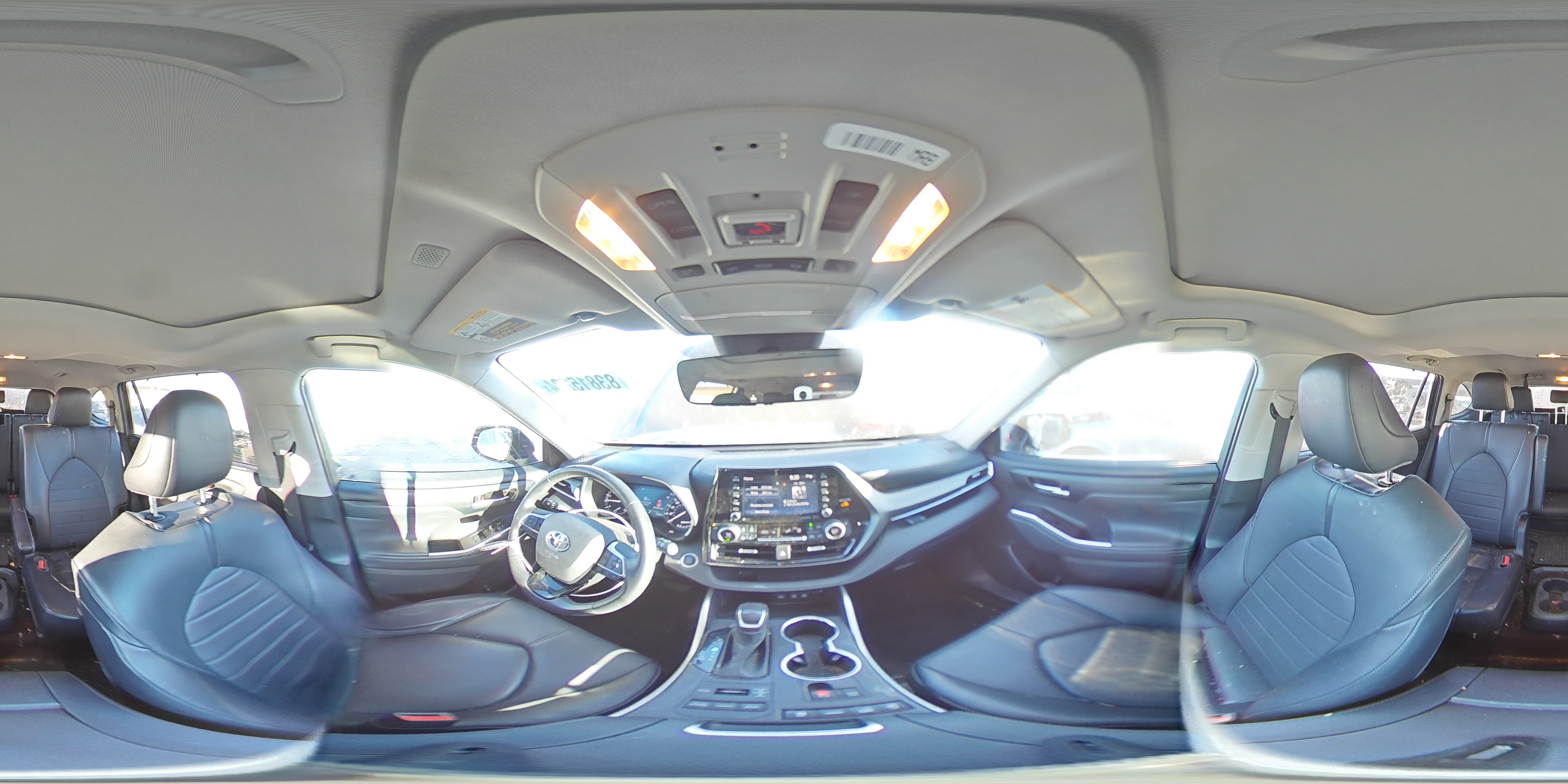 2021 Toyota Highlander - Image 14