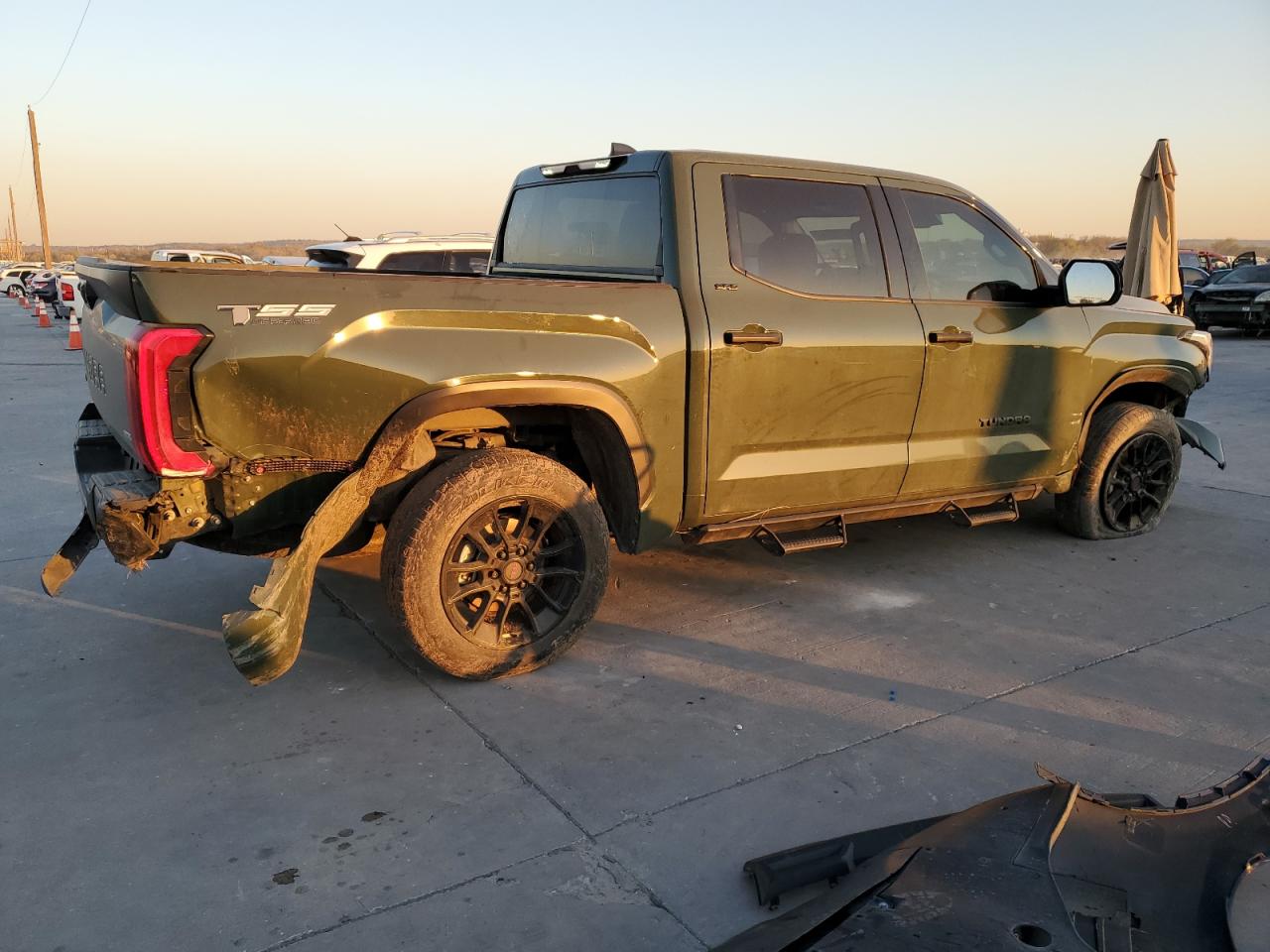 2023 Toyota Tundra - Image 3