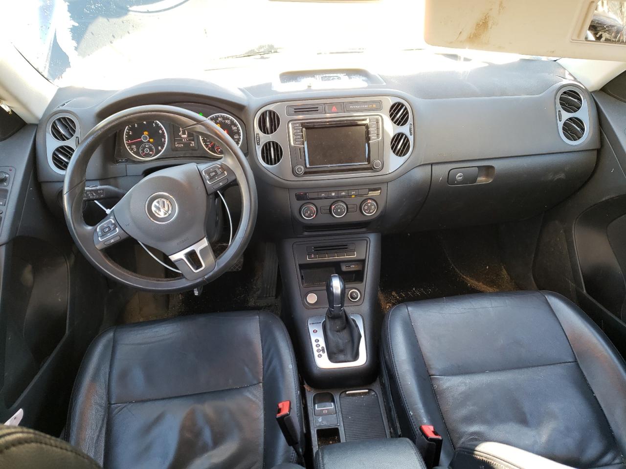 2018 Volkswagen Tiguan - Image 8