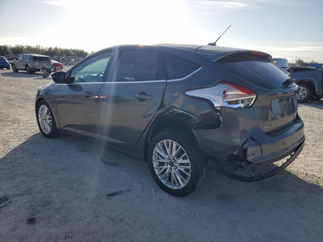 1FADP3N2XFL378672 2015 FORD FOCUS - Image 2