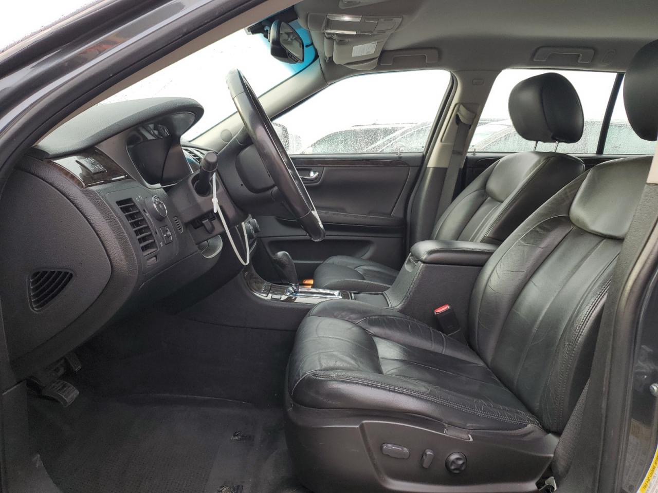 2010 Cadillac DTS - Image 7