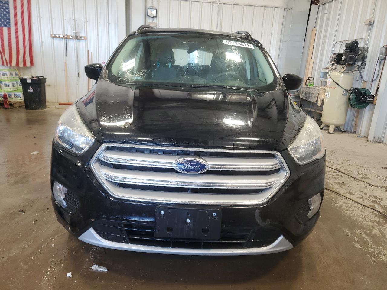 VIN 1FMCU0GD9JUA65638 2018 FORD ESCAPE no.5