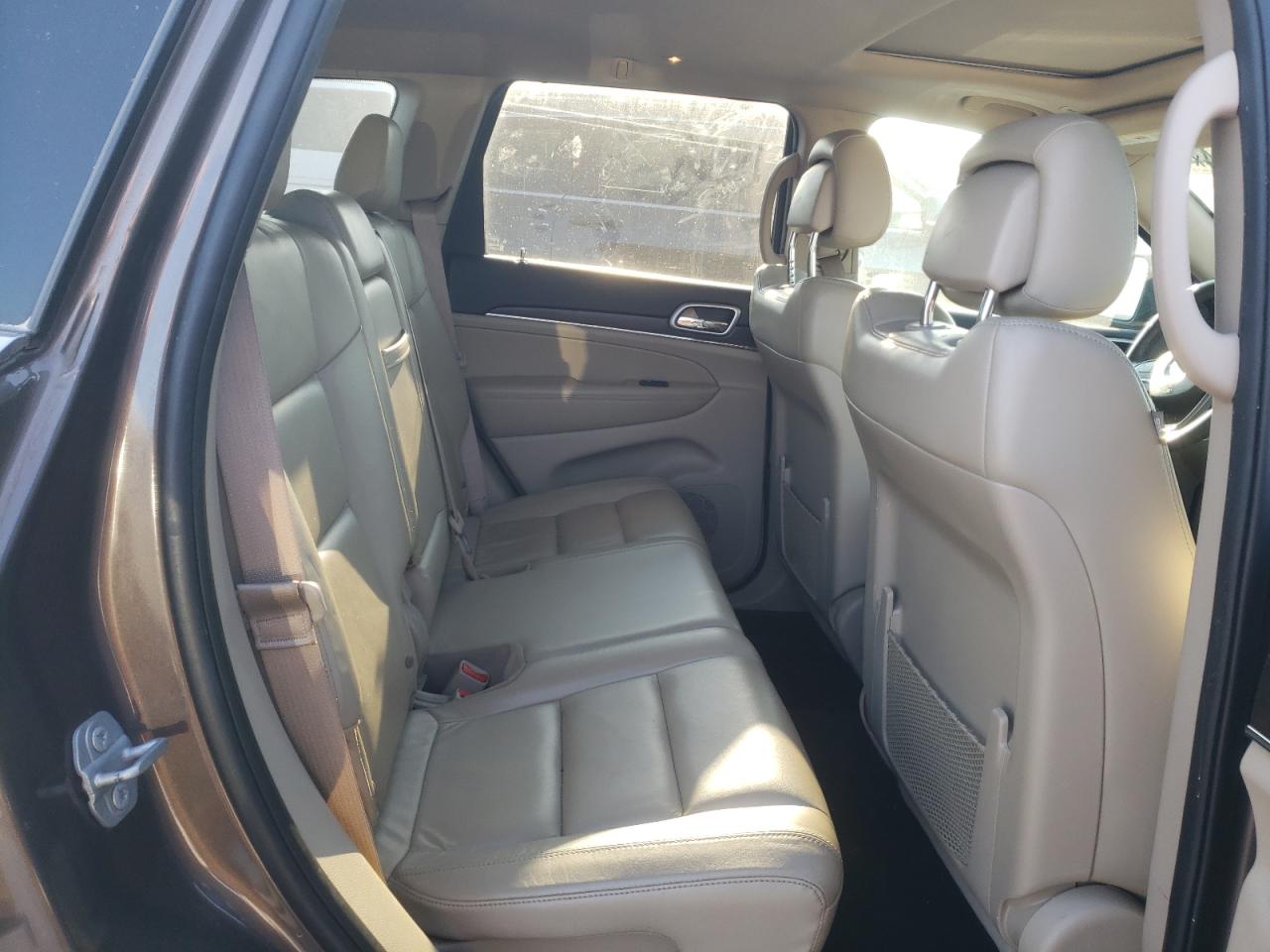 2018 Jeep Grand Cherokee - Image 11